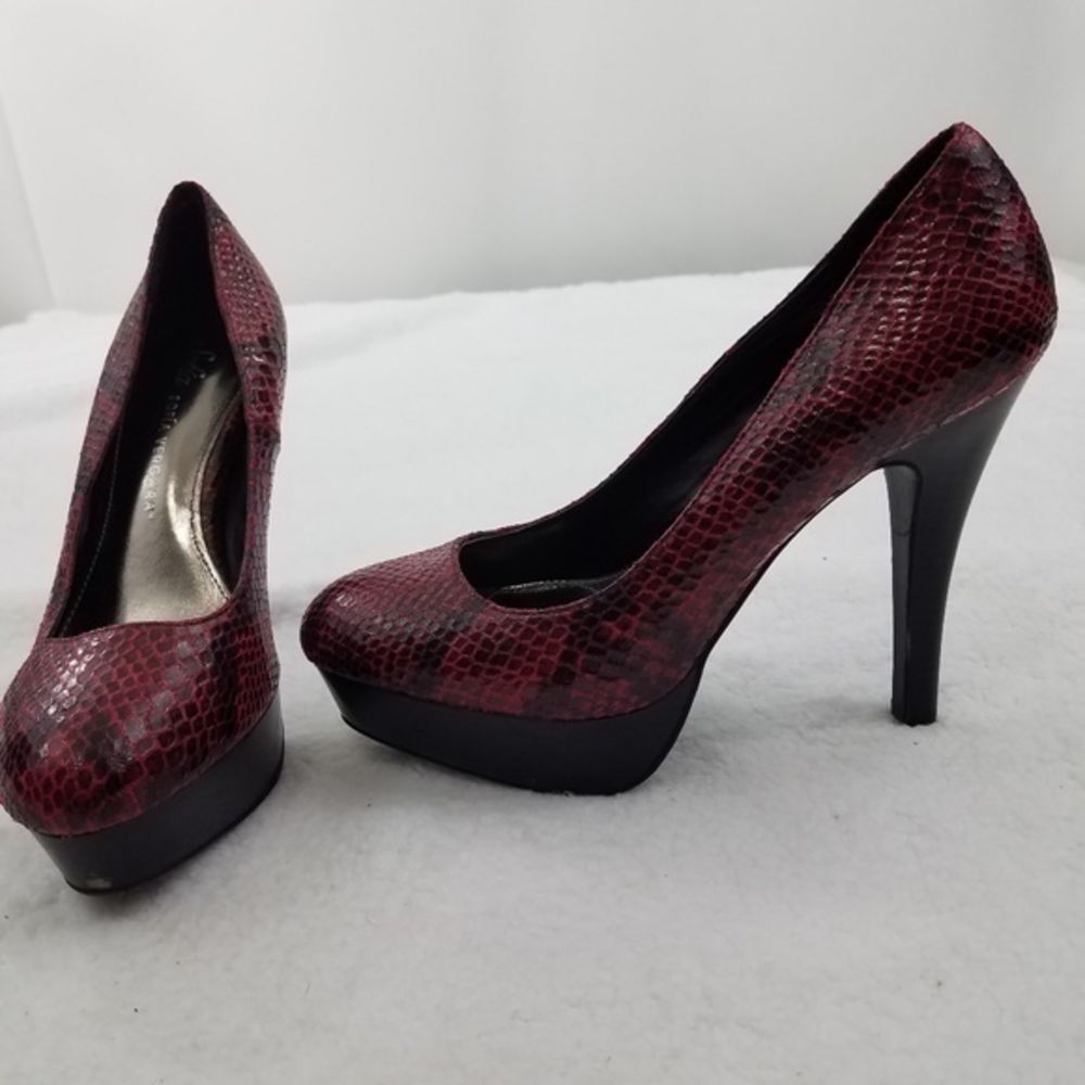 Sofia Vergara Pumps Size 8.5 Red Snake Isabel Faux‎